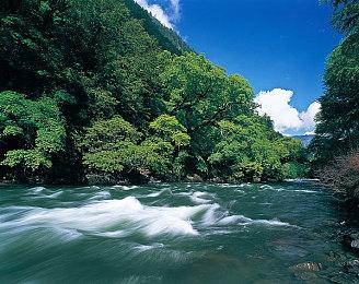 SE介绍《最终幻想7：重生》PC版为何是最佳版本